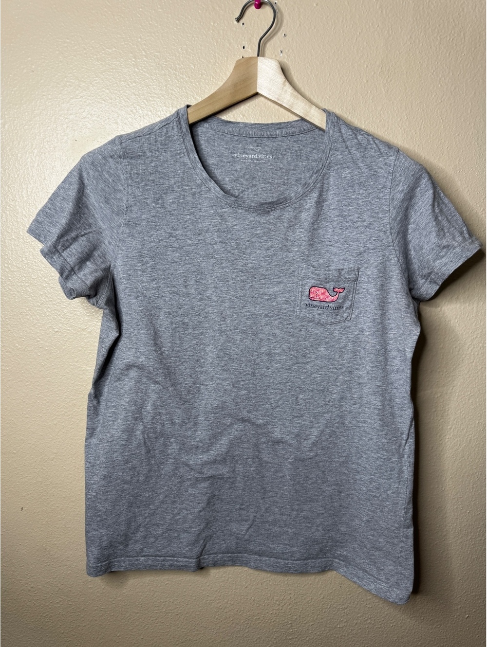 Vineyard Vines Womens L Gray Cotton Pocket T Shirt Pink Whale Logo Graphic